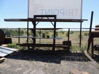 This is the lot lead, it displays above the lot on the catalog. Should be short and to the point.